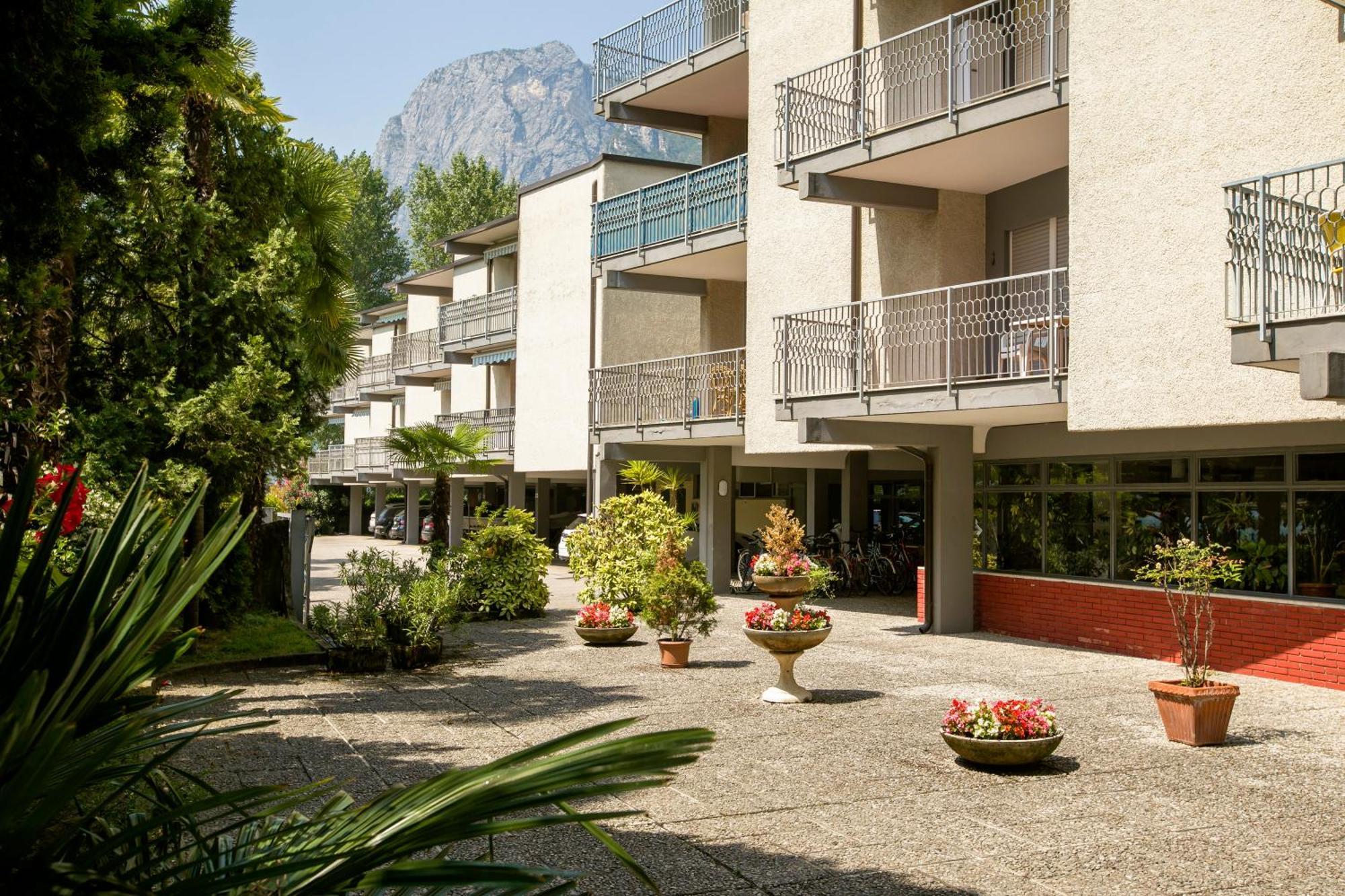 Riva Lago E Spiaggia Apartment 2 - Happy Rentals Riva del Garda Exterior foto